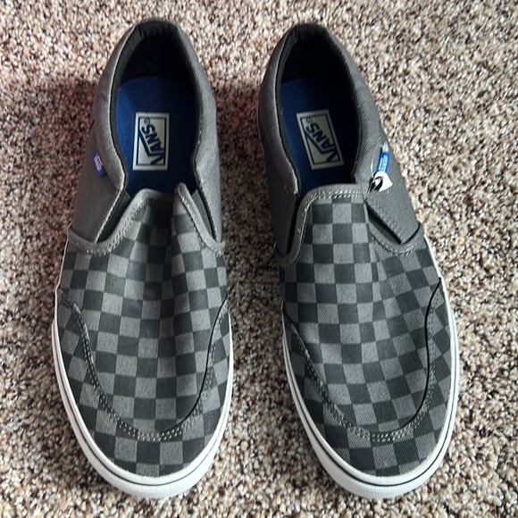 Vans Other - NEW men’s Vans sz 11 gray charcoal black check checkered slip ons